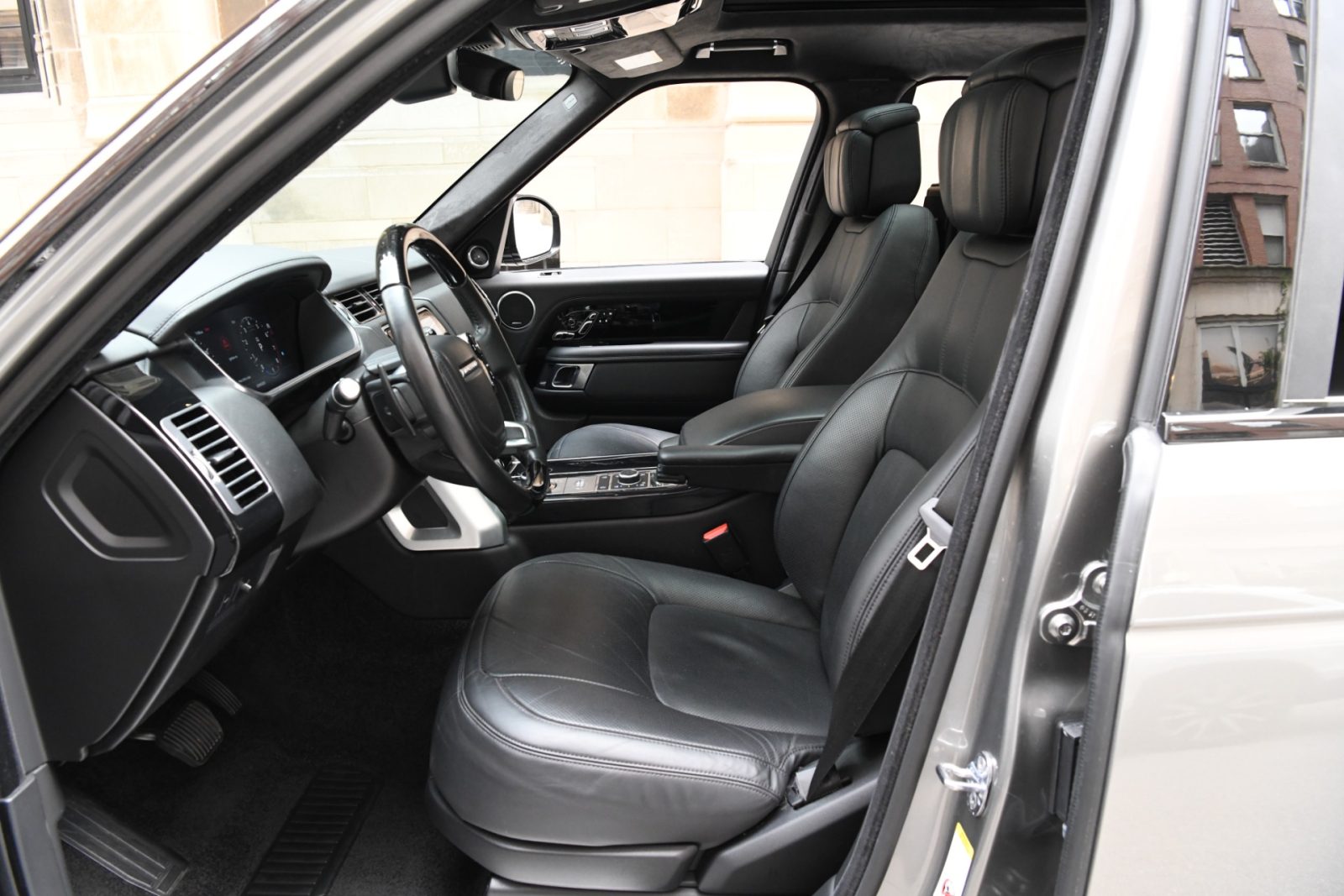 RANGE ROVER Autobiography
